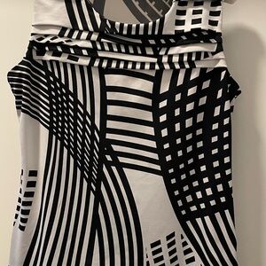Laura  brand Women's Black and Grey Geometric  Top